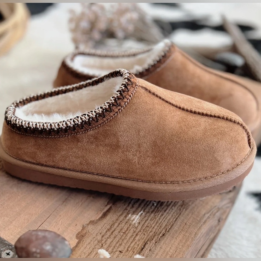 NIB Brand New Very G Sparks Tan Fur Vegan Suede Slip On Slides Shoes Slippers - Picture 11 of 11